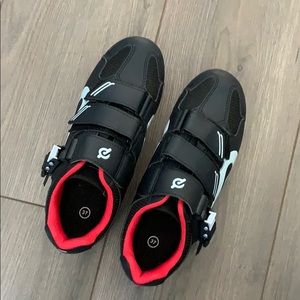 Peloton Brand - Spin shoes with delta look clip